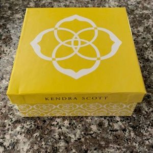 Kendra Scott Gift Box & Dustbag
